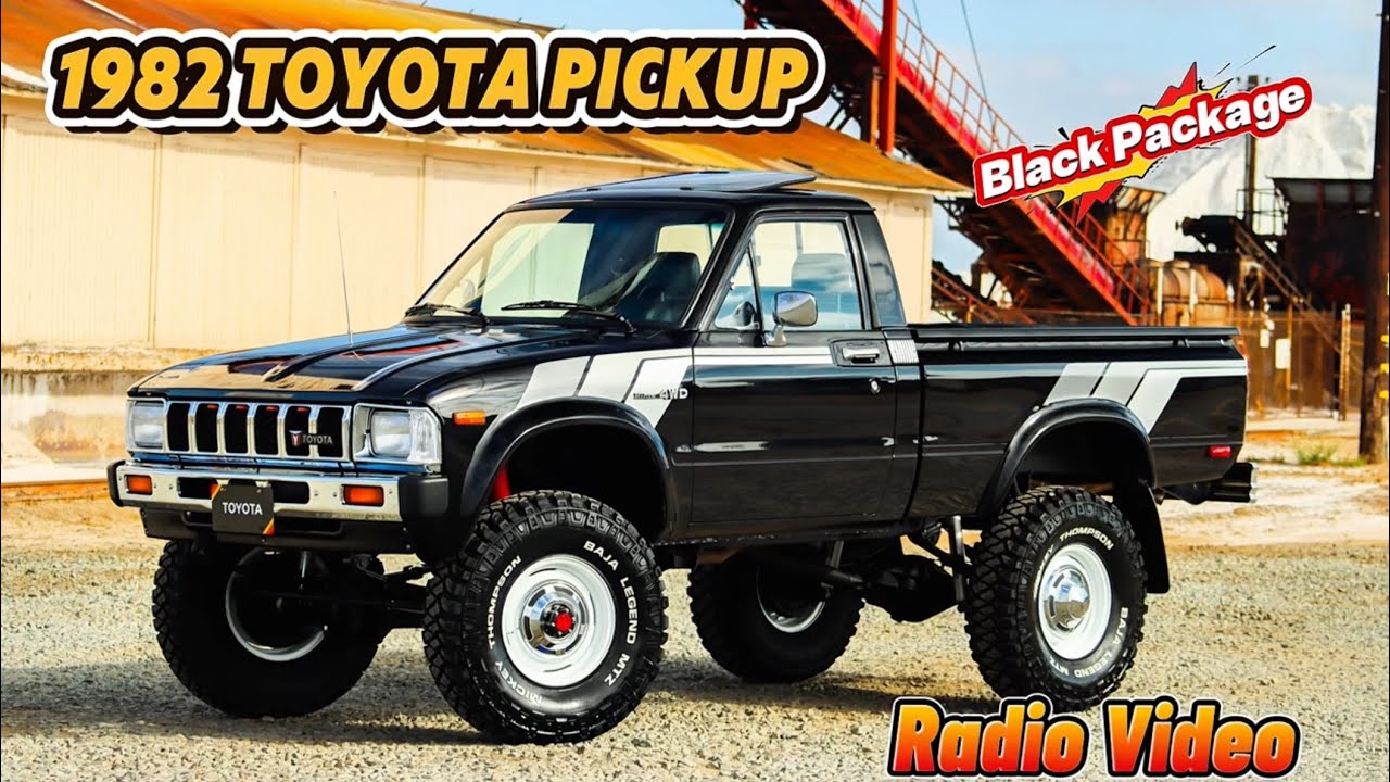 1982 Toyota Pickup SR5 Black Package | RetroSound Radio Demo