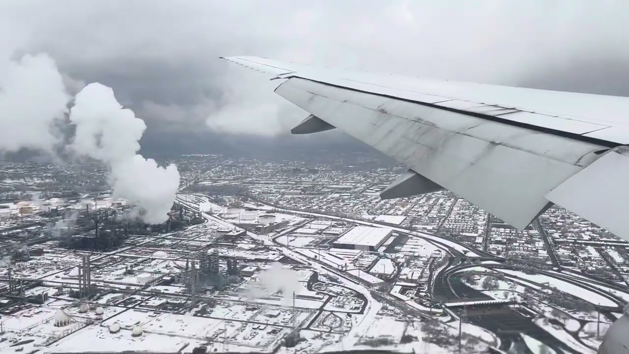 Boeing 777-222ER united | N206UA | landing at newark liberty international airport, rwy 4R
