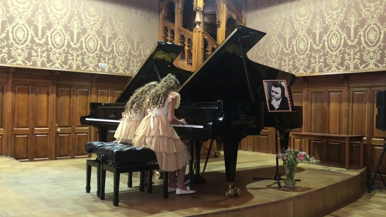 Richard Eilenberg, op.57. Sleighbell Tinkle (Memories of St.Petersburg).: Alisa and Arina Lipnik