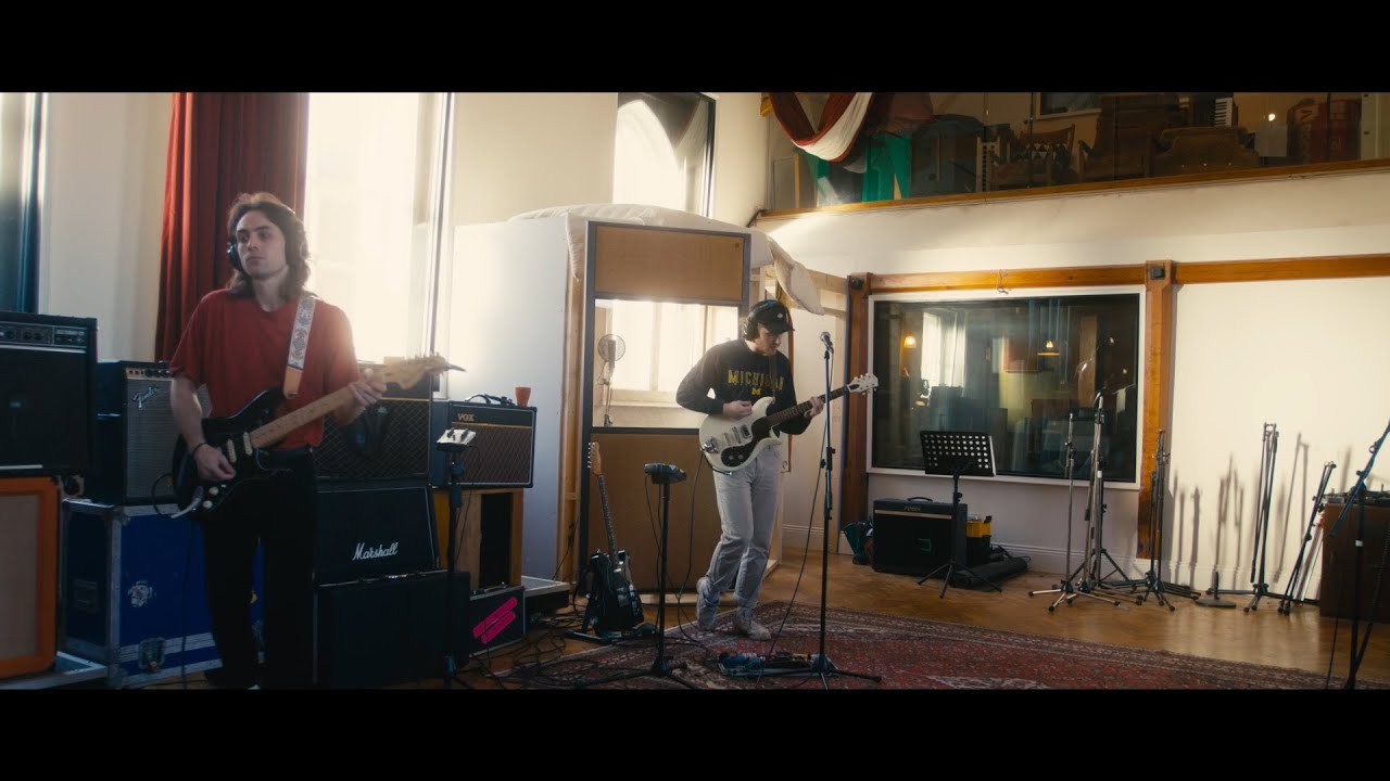 The Hubbards - Hiding & Reading (The Nave Sessions)