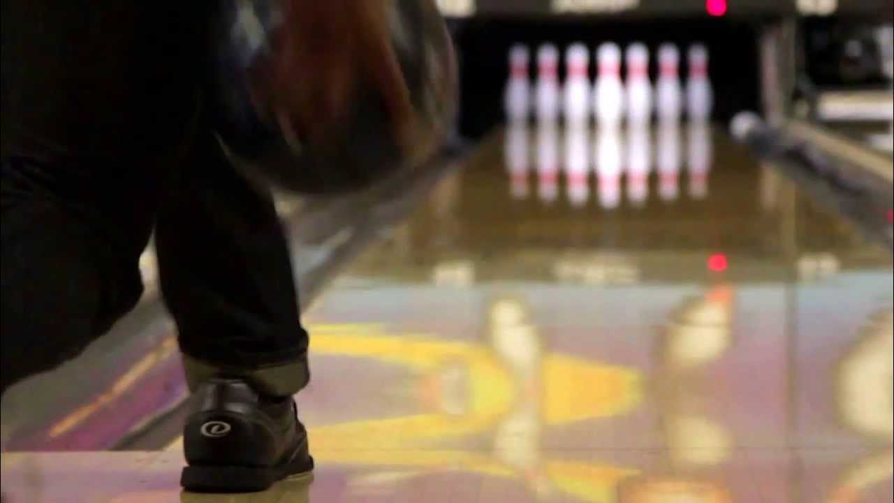Super Slow Motion Bowling Release of Jonathan Powell (High Rev Power Tweener)