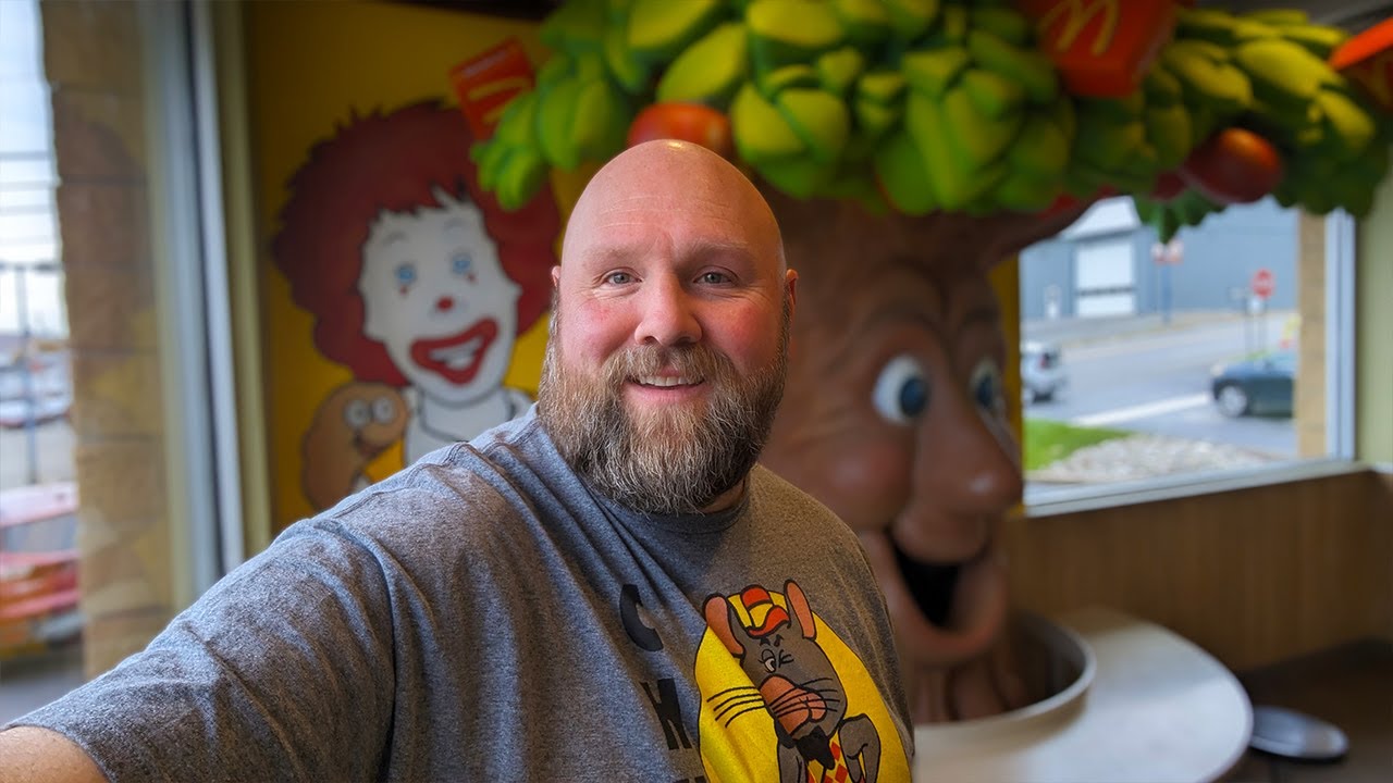 I Find A McDonaldLand Apple Pie Tree In A Modern McDonalds In Pennsylvania!