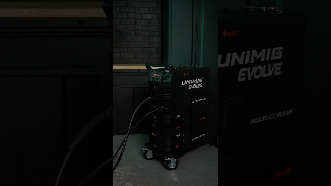 A quick sneak peak of the MULTI 300 PULSE that&rsquo;s joining the EVOLVE range. #unimig #welding #mig
