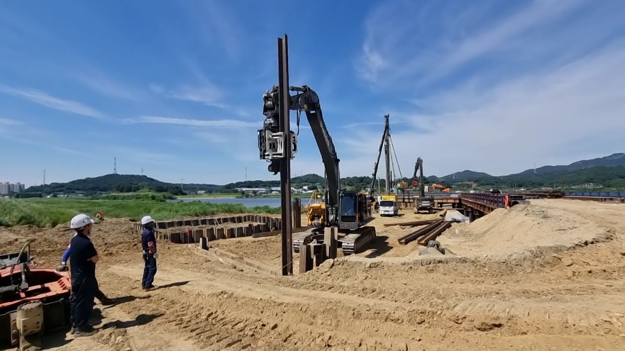 Side Grip Pile Driver