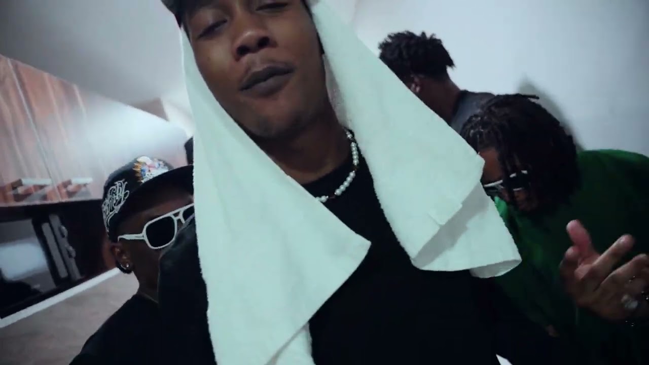 OFF- FT Highman Famous Freaky & Wantché 