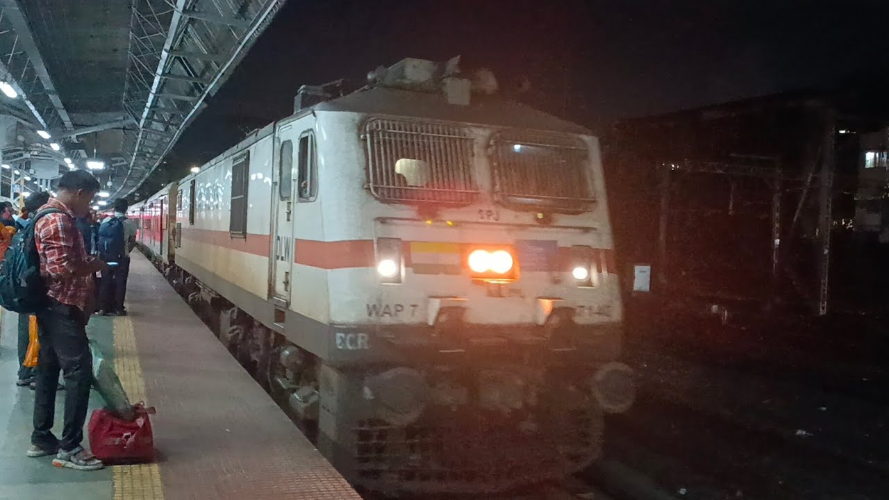 Journey from Thane to Madgaon in 20111/Konkan Kanya SF Express (CSMT to Madgaon) led by SPJ WAP 7