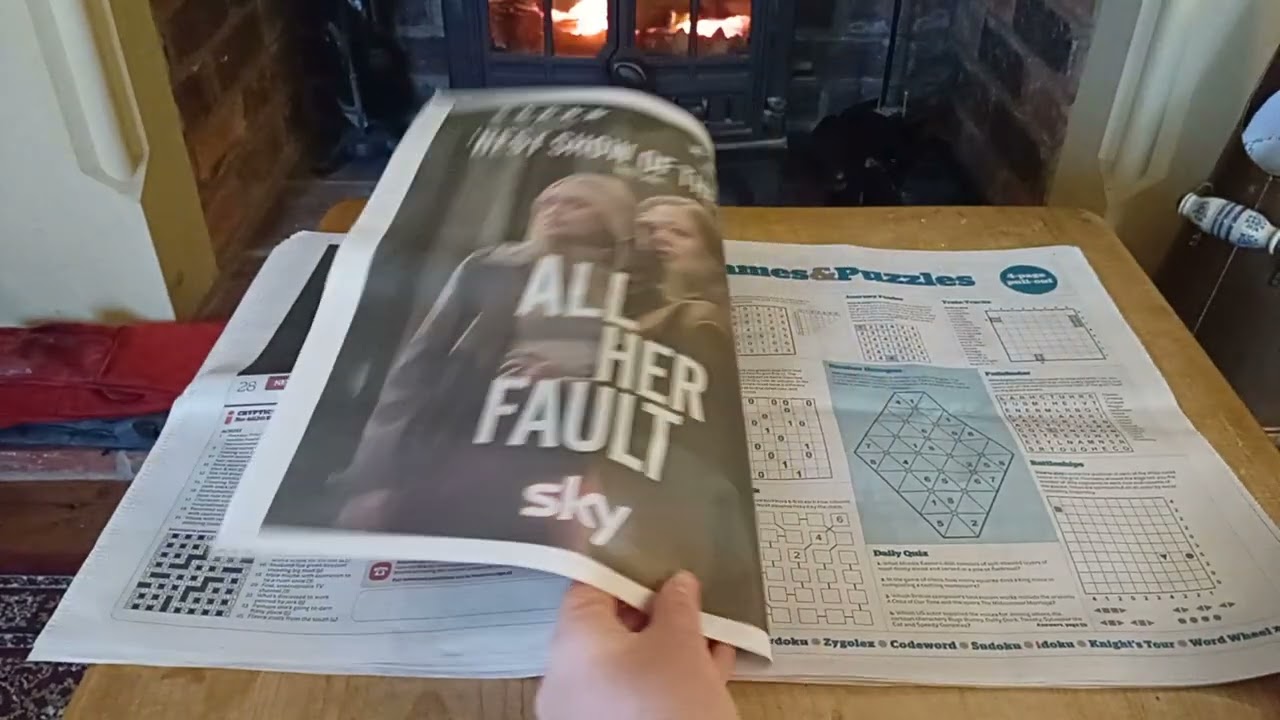 Newspaper Page Turning | Crinkle Heaven #asmr #papersounds 