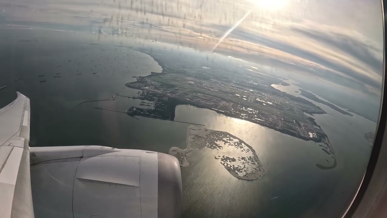 Singapore Airlines B787-10 SQ186 Takeoff from Singapore