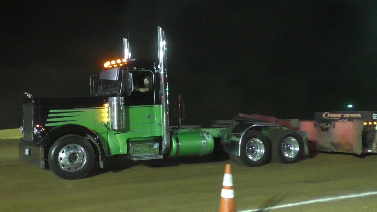 Hot Stock Semi Trucks Pulling At Delta, PA