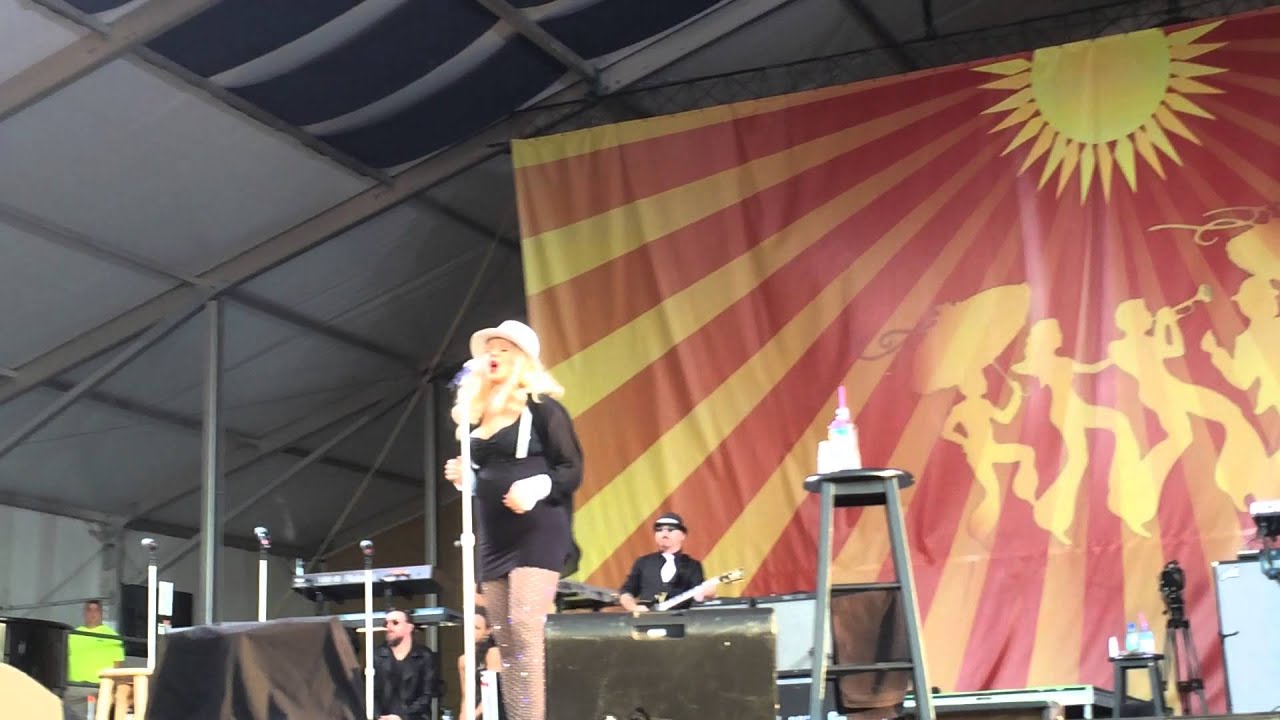 Christina Aguilera At last jazz Fest 2014