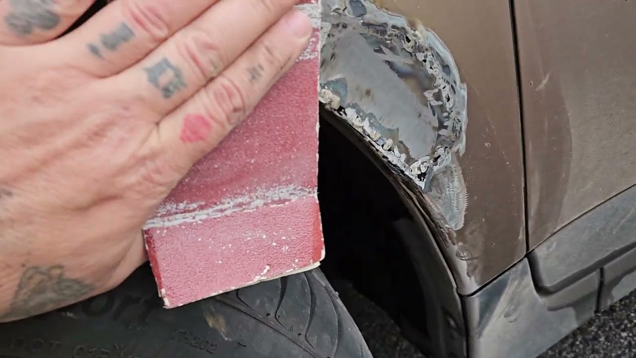 Volvossa vanhan auton kultaa
