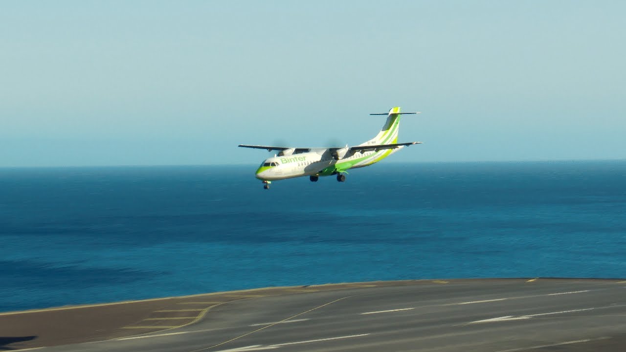 ATR Vs WIND - BINTER LANDING at Madeira Airport