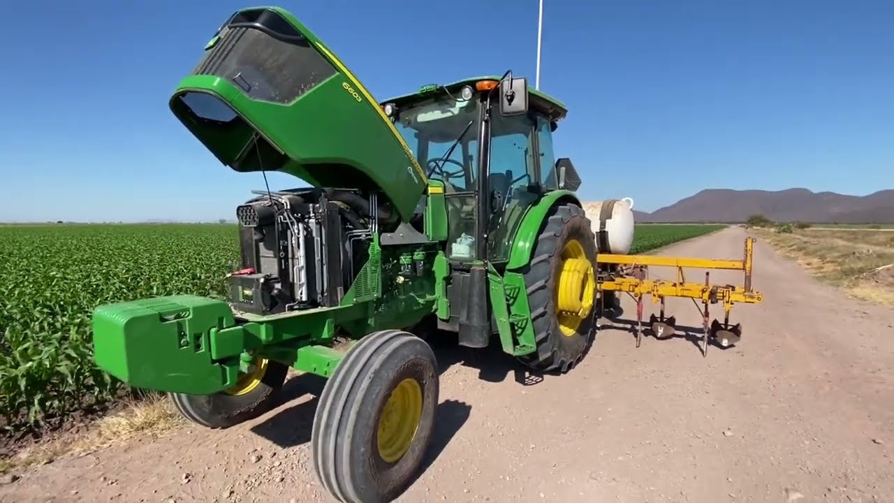 En la cultivación  de maíz y algo de tractores (El Compa Agro Sin🍀🌽)