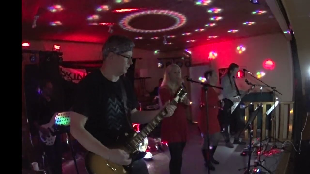 SkinEffect - Syntisten pöytä (Erika Vikman cover)