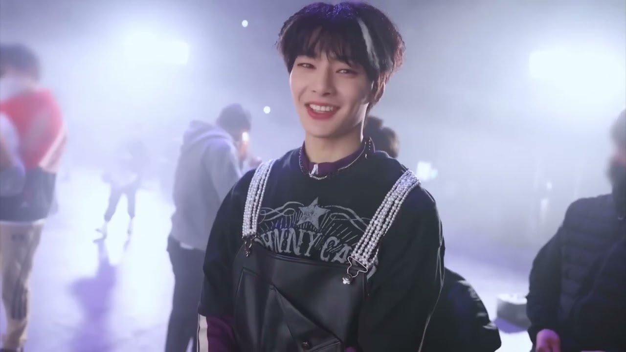 skz image. y/n as 9th member of Stray Kids #skz #straykids #image