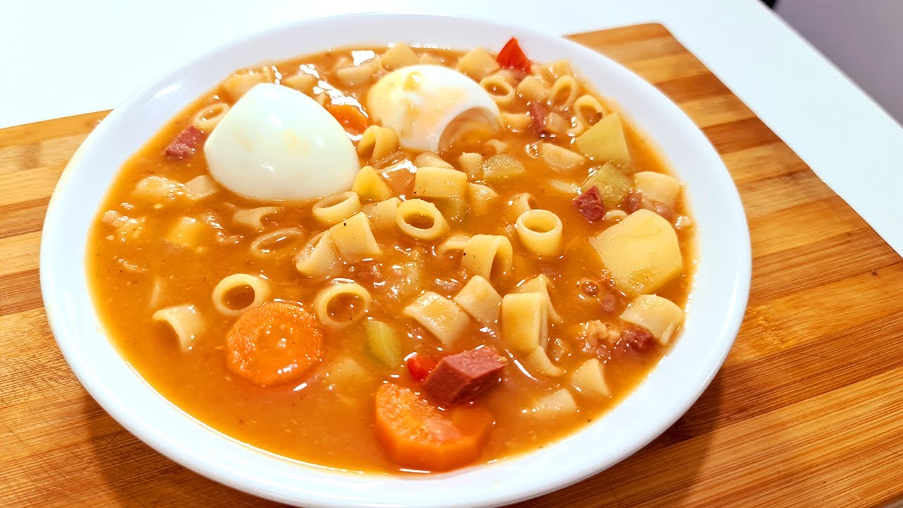 Sopa de legumes para esquentar no frio com feijão e bacon juntos delicia😋