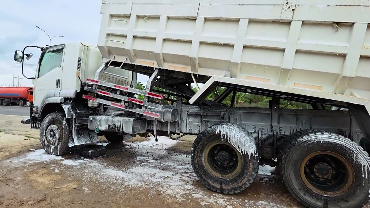 Tanpa sentuh untuk bak dumptruck #cucianARIBO #touchlessshampoo #Aribo