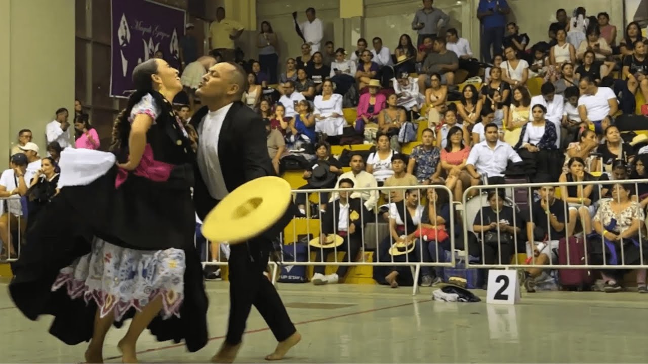 Marinera norteña Aretes de oro bailado por Julio Cesar Parrilla y Brigite Rodriguez