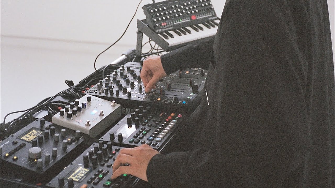 CHENIX - MELODIC TECHNO SYNTHESIZER LIVESET (Elektron Digitakt/ Digitone/ Analog Heat/ Roland SE-02)