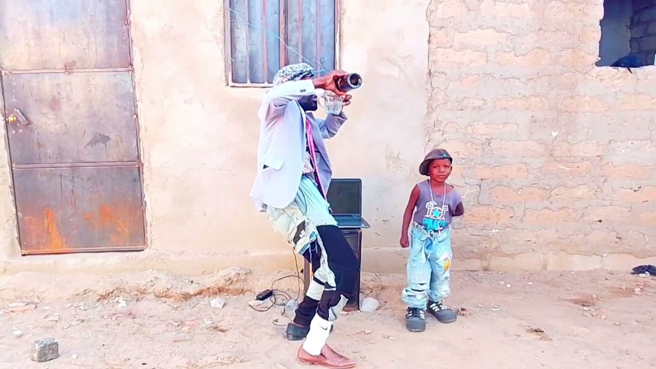 Chinho unhana omusica ya kaluneva.aimba katropa 😂😂😂🤣🤣😂🤣🤣😂🤣