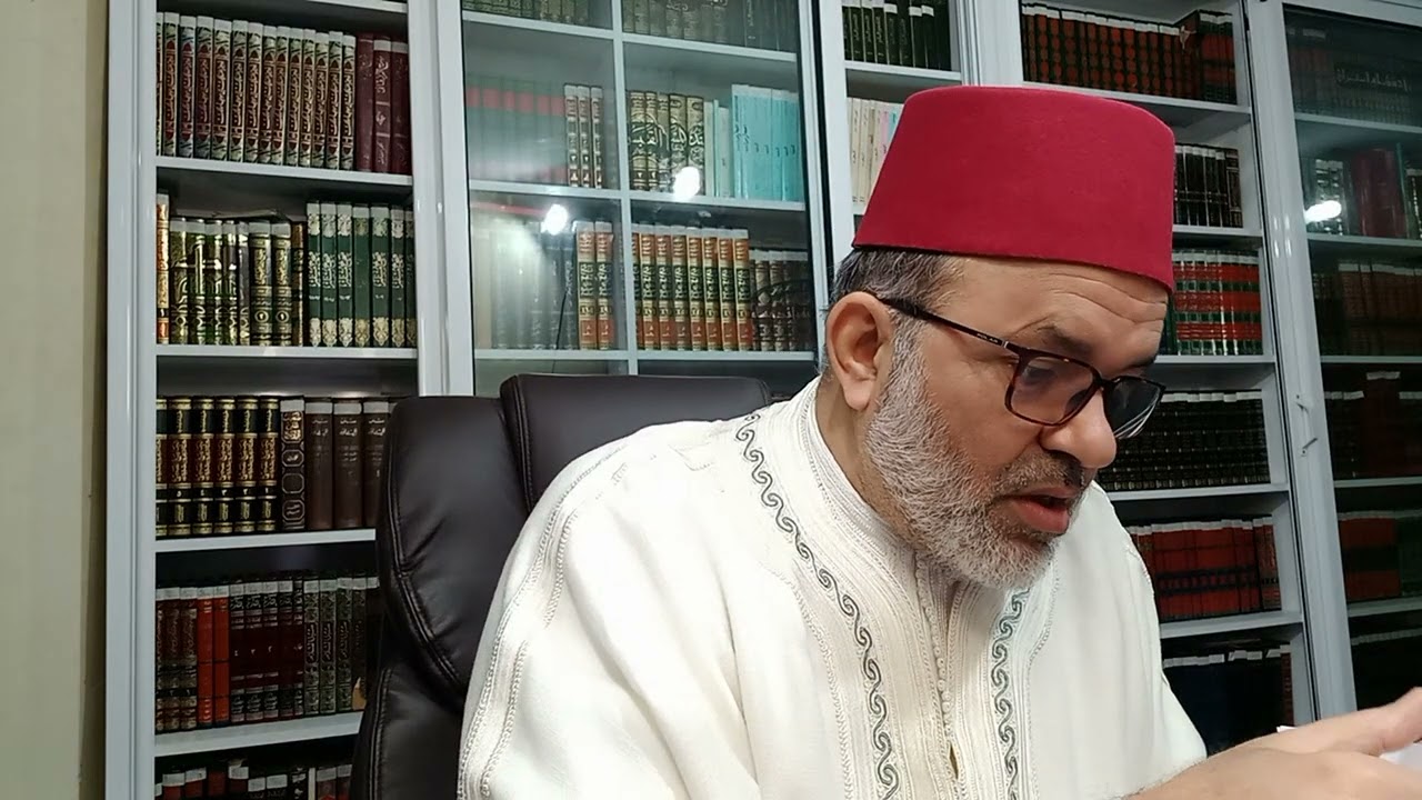 دفاعا عن الإمام البوصيري حين قال: (أقسمتُ بالقمر المنشق إن له * من قلبه نسبة مبرورة القسم)