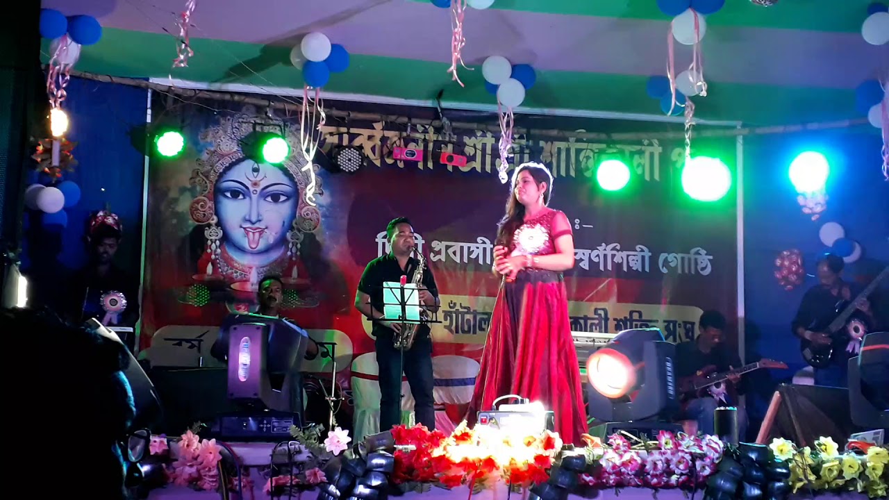 Anand Orchestra Prents...Bolchi tomar kane kane song..sung by Barnali