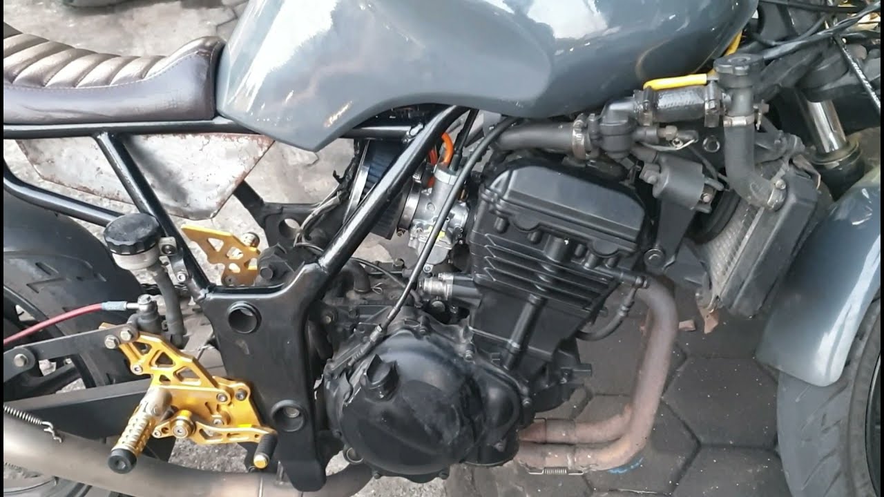 NINJA 250R Cafe Racer karbu PE 28