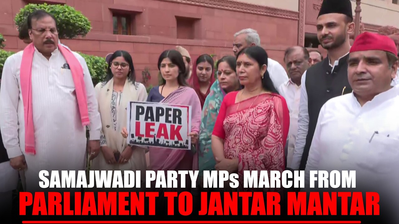 WATCH: Dimple Yadav, along with SP MPs, marches from Parliament to Jantar Mantar | CJP protest