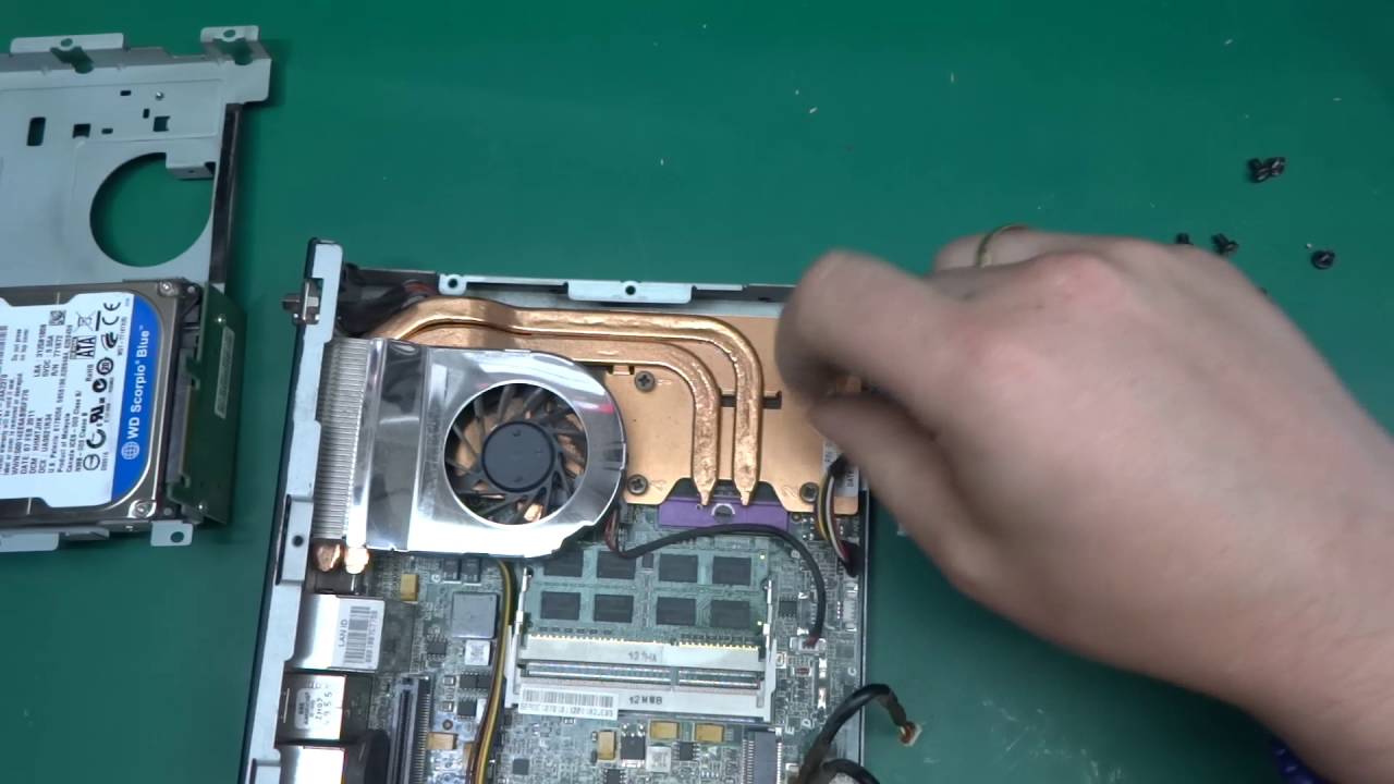 A look inside DE7000 industrial signage mini PC