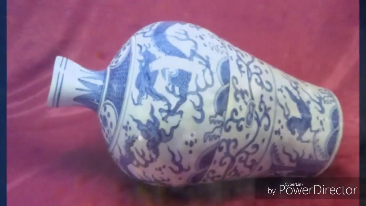 A blue and white dragon flas.Qing dynasty(Gom su co trung hoa)