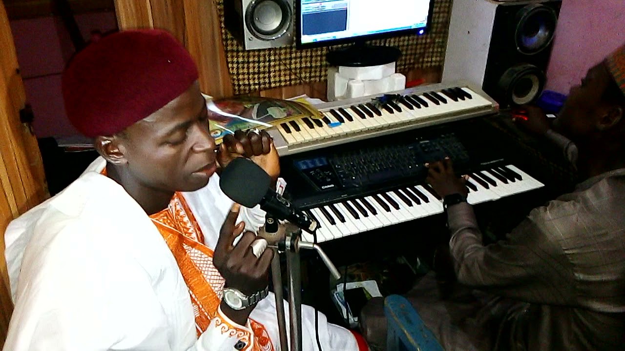 KU KALLA WANNAN SHINE ZAKIRU BAKUNDI TARABA A STUDIO