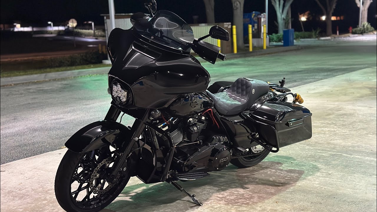 Treating my Street Glide Special Stage 2 like a street bike POV night drive