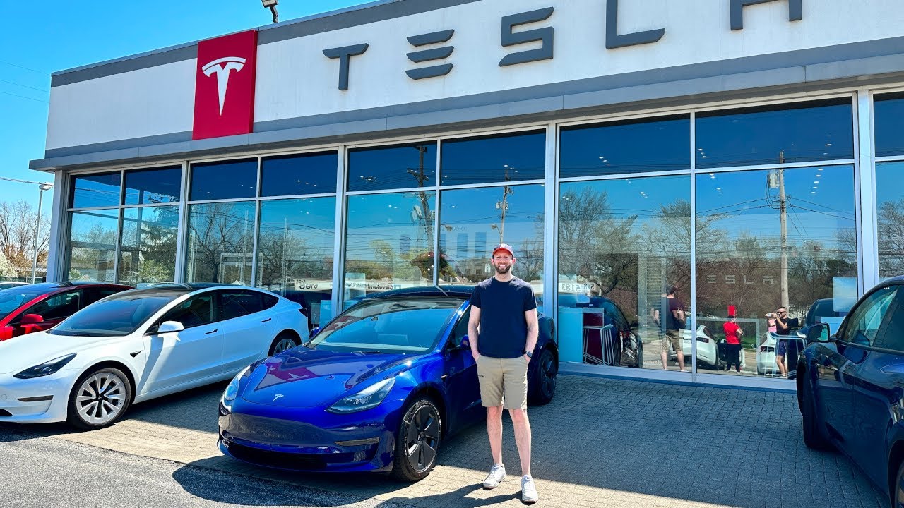 I bought the CHEAPEST Tesla Model 3!