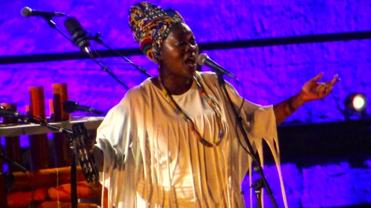 Nana Benz du Togo live aux Suds à Arles - Théâtre Antique 11/07/2023