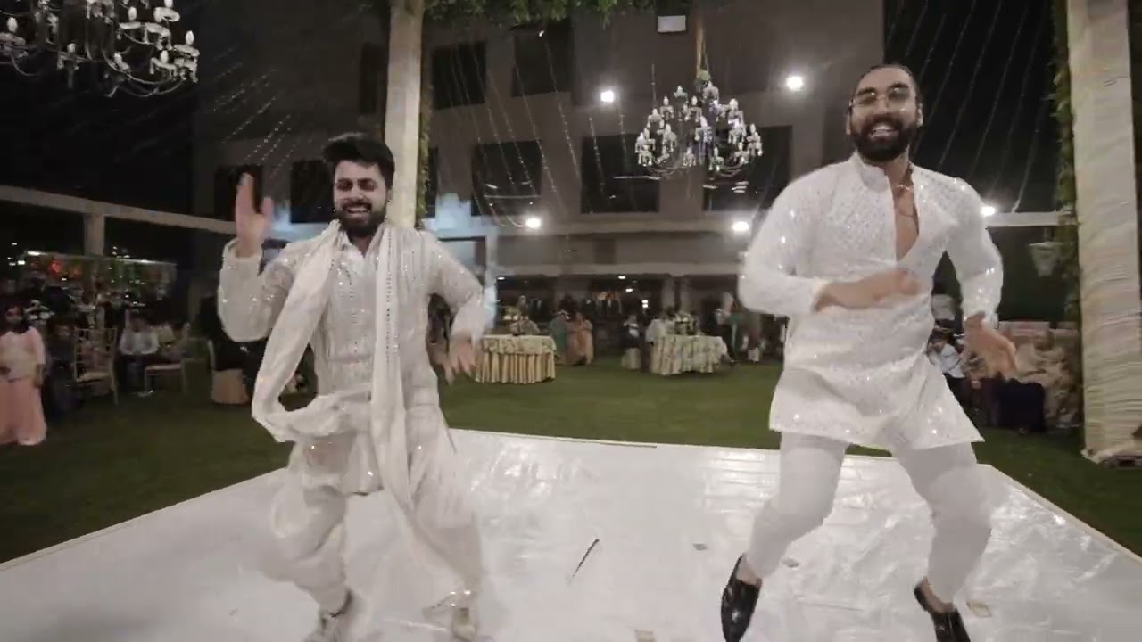 Bride Squad Showdown: Epic Dance Performance by Cousins at Desi Wedding