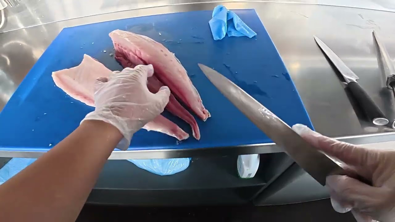 How to cut yellow for sushi 