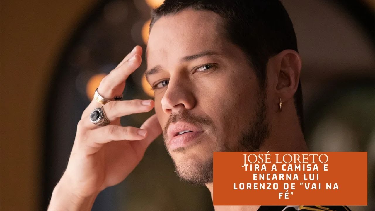 José Loreto canta e tira camisa em festa de 