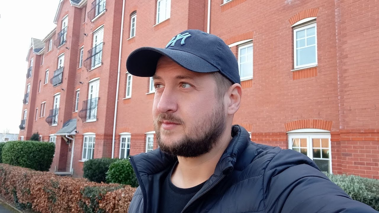Typical English Apartment Tour - Our rented apartment in England