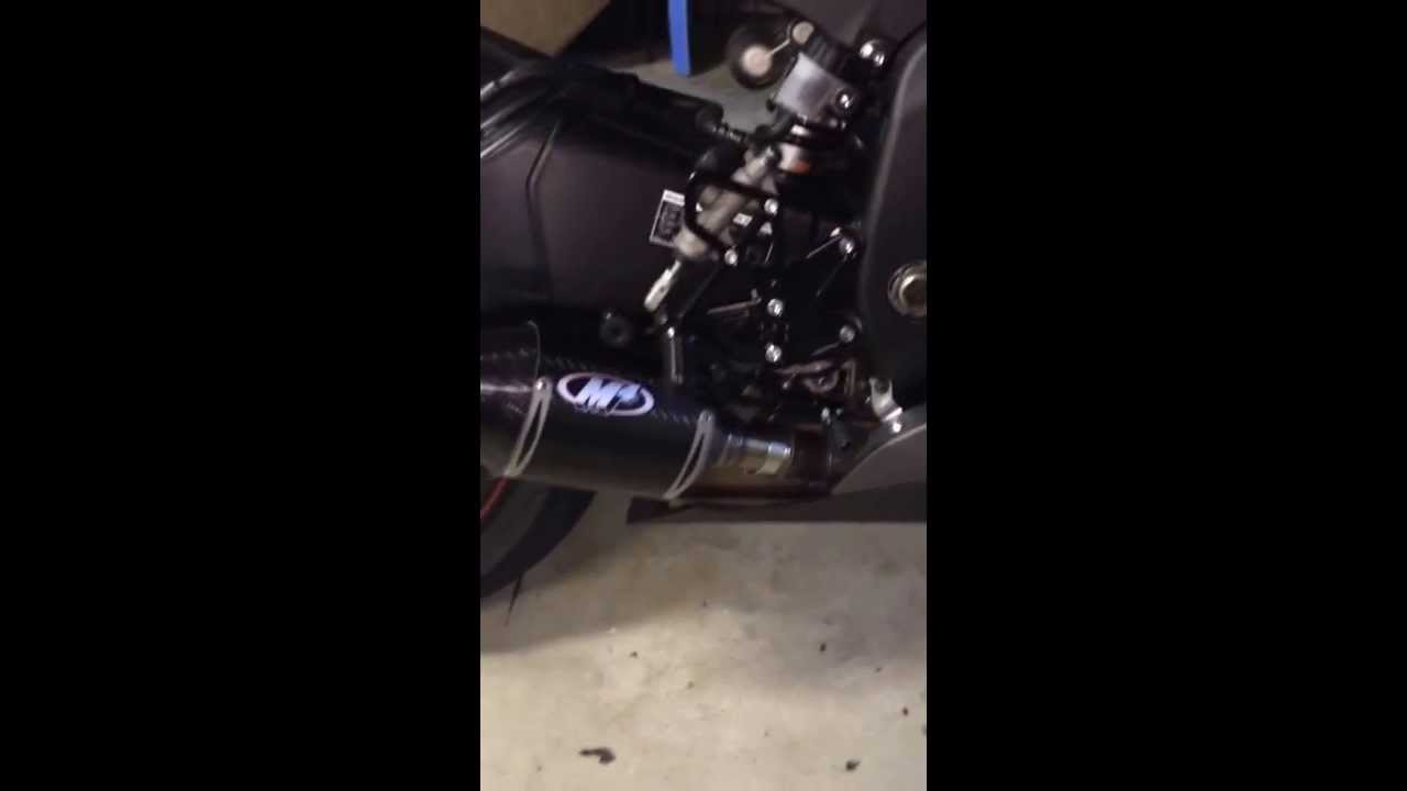 2013 Yamaha R6 with M4 Street Slayer slip on exhaust