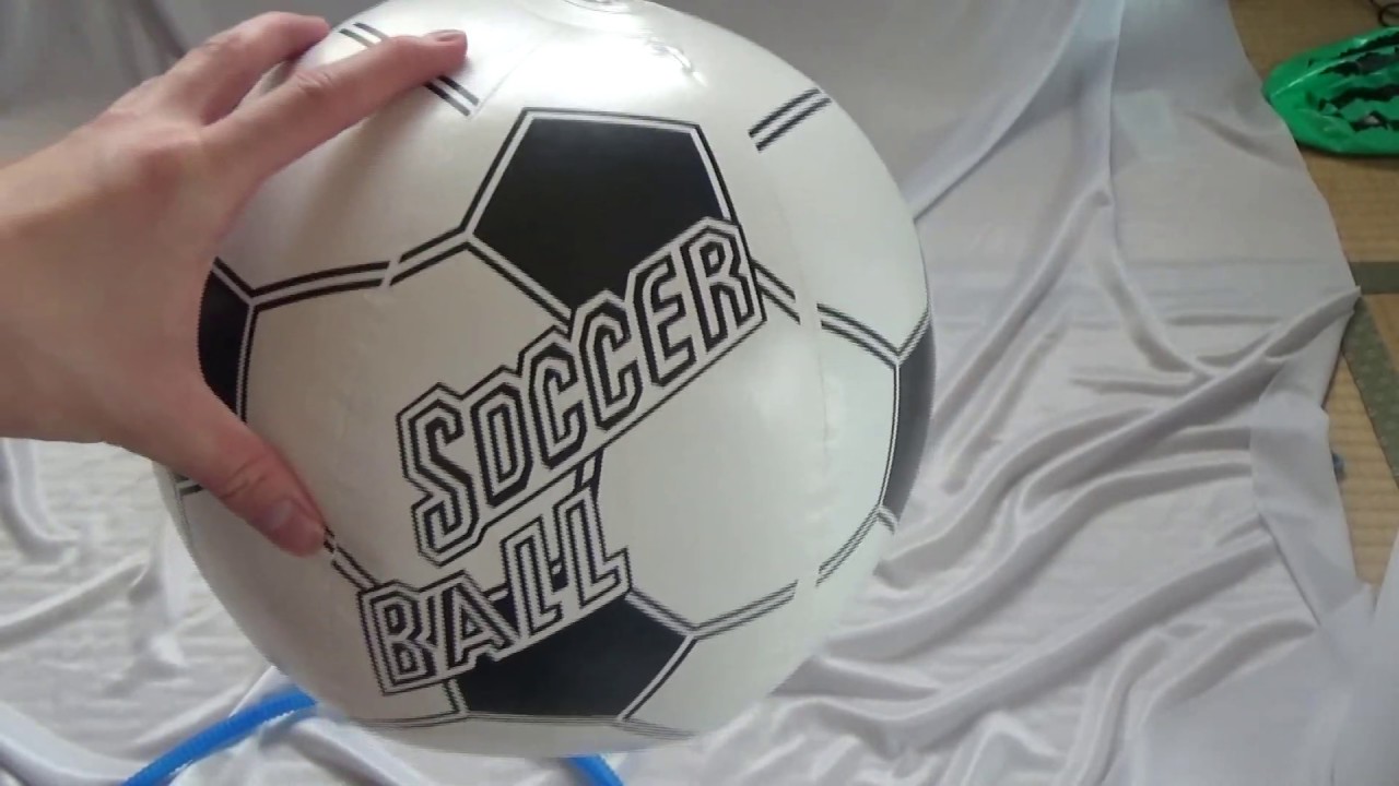 イガラシ ビーチボール 「サッカー」サイズ：40 cm　品番：BBI-440　　膨らまし