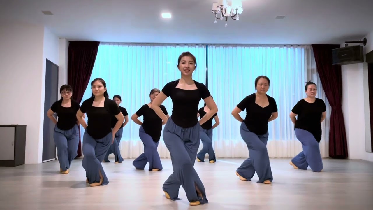 Adult Classical Chinese Dance by Etsumi