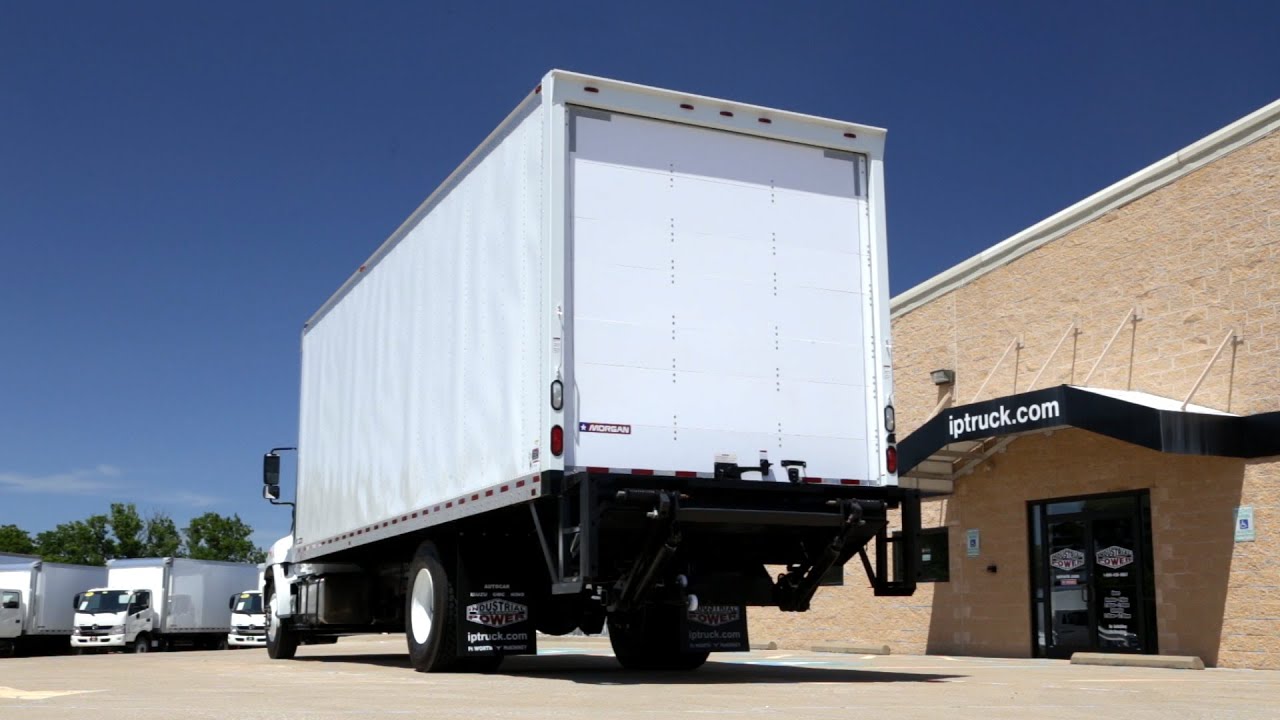 2017 HINO 268A In-depth Look & Review!