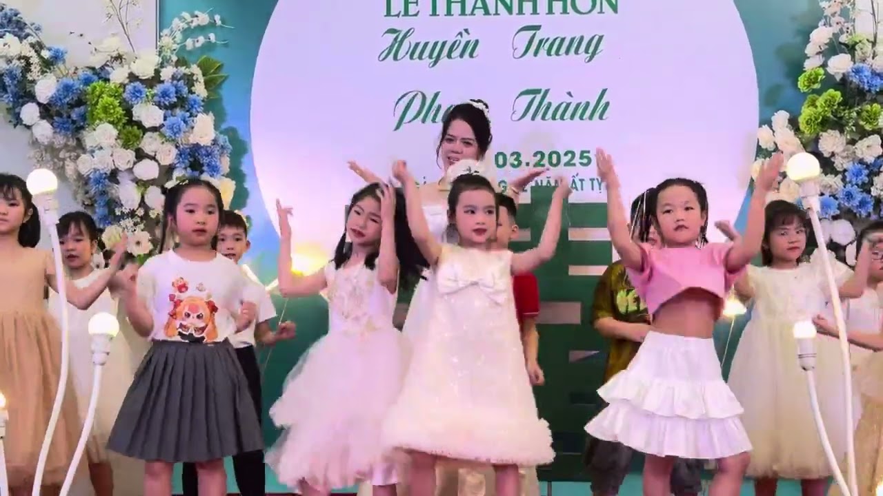 Kỉ niệm đáng iu khi đc đi ăn cứi cô giáo
