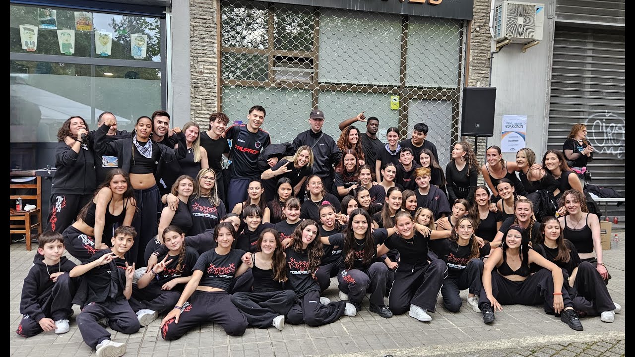 Bailes Urbanos Taupadak ( Fiestas Txantrea 2025)