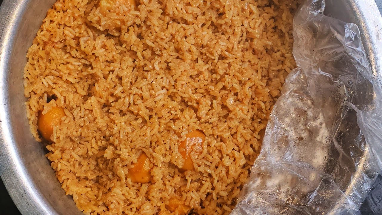 HOW TO MAKE PILAWO RICE WITH IRISH POTATOES 🥔 😋 #cooking #villagelife #cookwithme