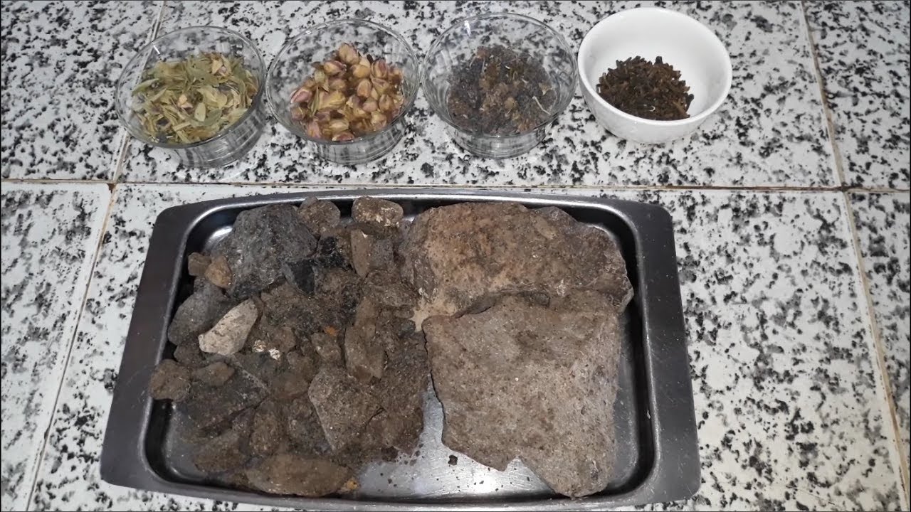وصفة قوية لترطيب الشعر وتطويله ومنع تساقطه باستعمال الغاسول المغربي المسقي بالأعشاب | وصفات أم سلمى