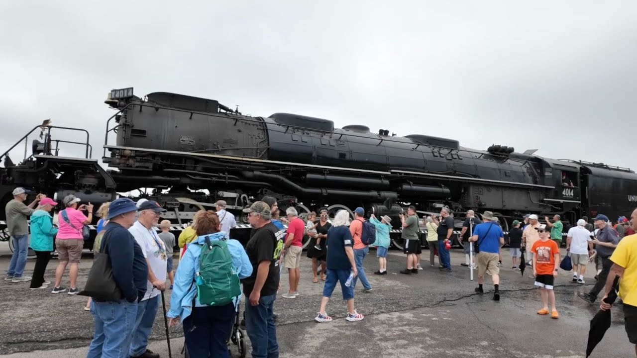 Паровоз Big Boy № 4014 компании Union Pacific совершил остановку в Буффало в рамках празднования ...