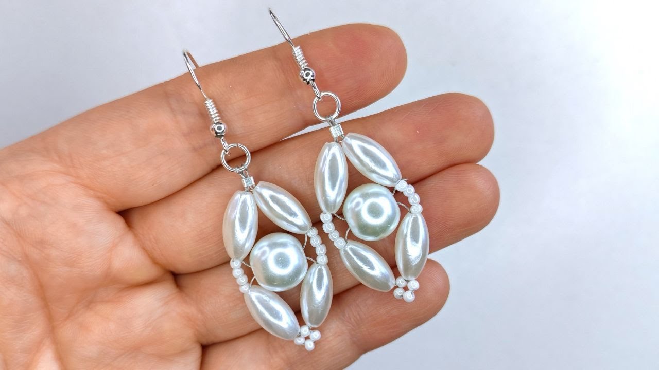 Aritos de perlas de arroz y mostacillas