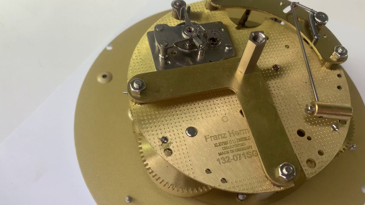 KK888 Hermle 132-071 SG ships bell clock movement.
