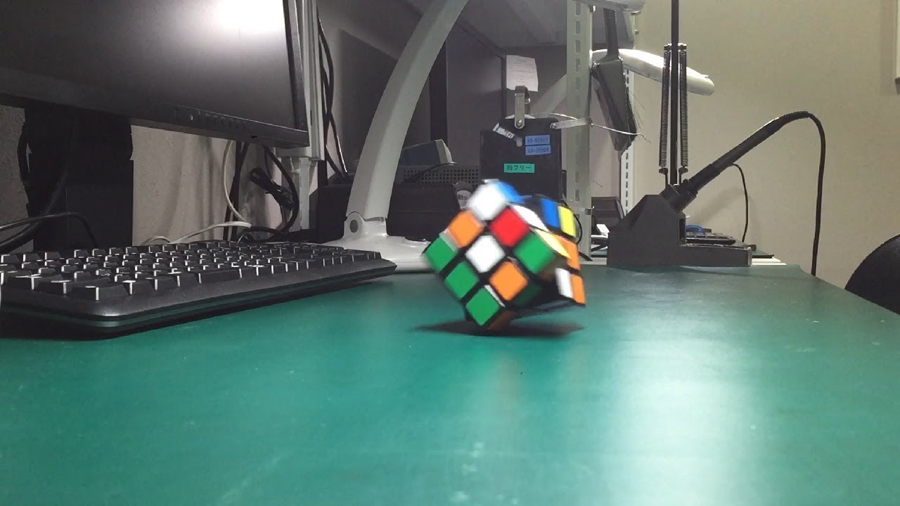 Self Solving Rubik's Cube (The first success)